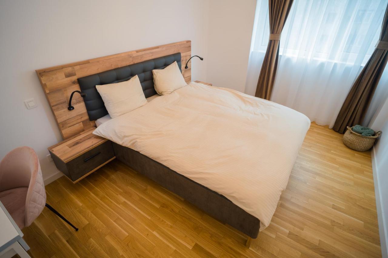בוקרשט Central Apartments With City View & Large Balcony מראה חיצוני תמונה