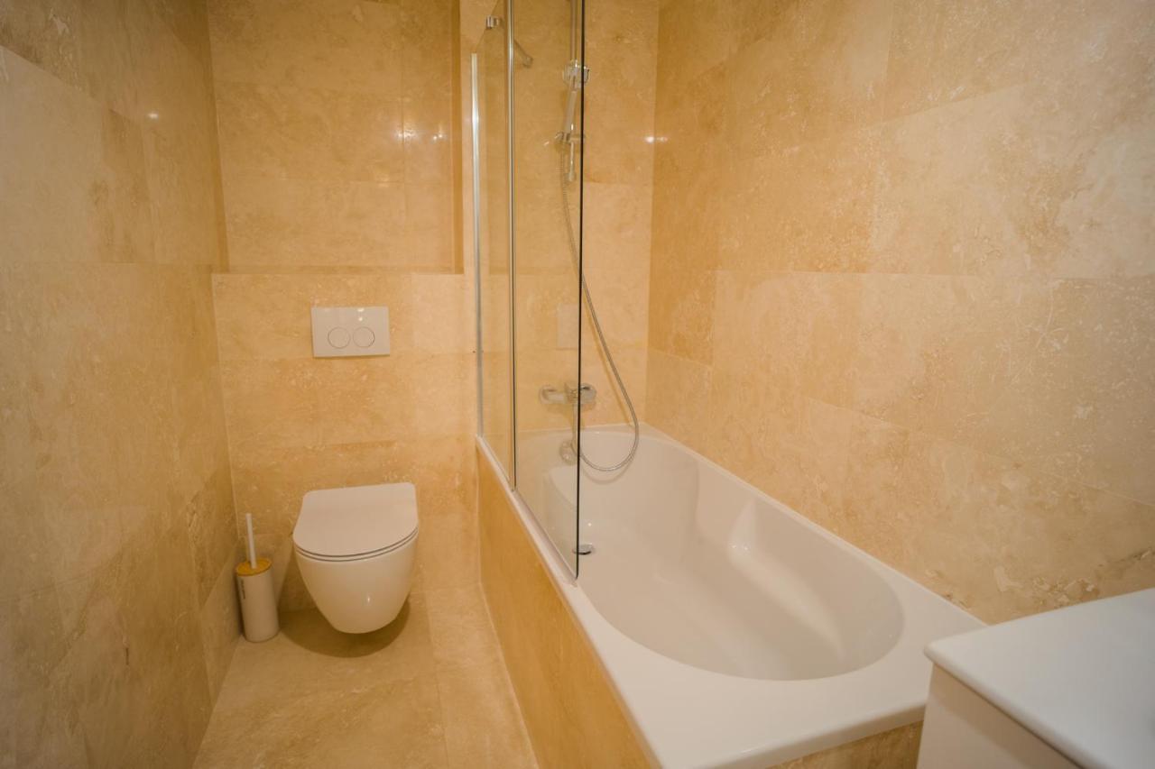 בוקרשט Central Apartments With City View & Large Balcony מראה חיצוני תמונה