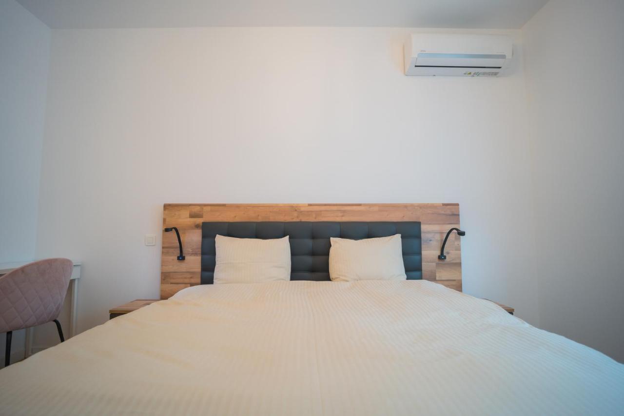 בוקרשט Central Apartments With City View & Large Balcony מראה חיצוני תמונה