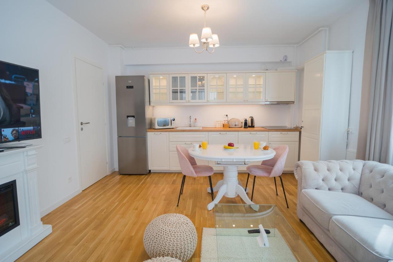 בוקרשט Central Apartments With City View & Large Balcony מראה חיצוני תמונה