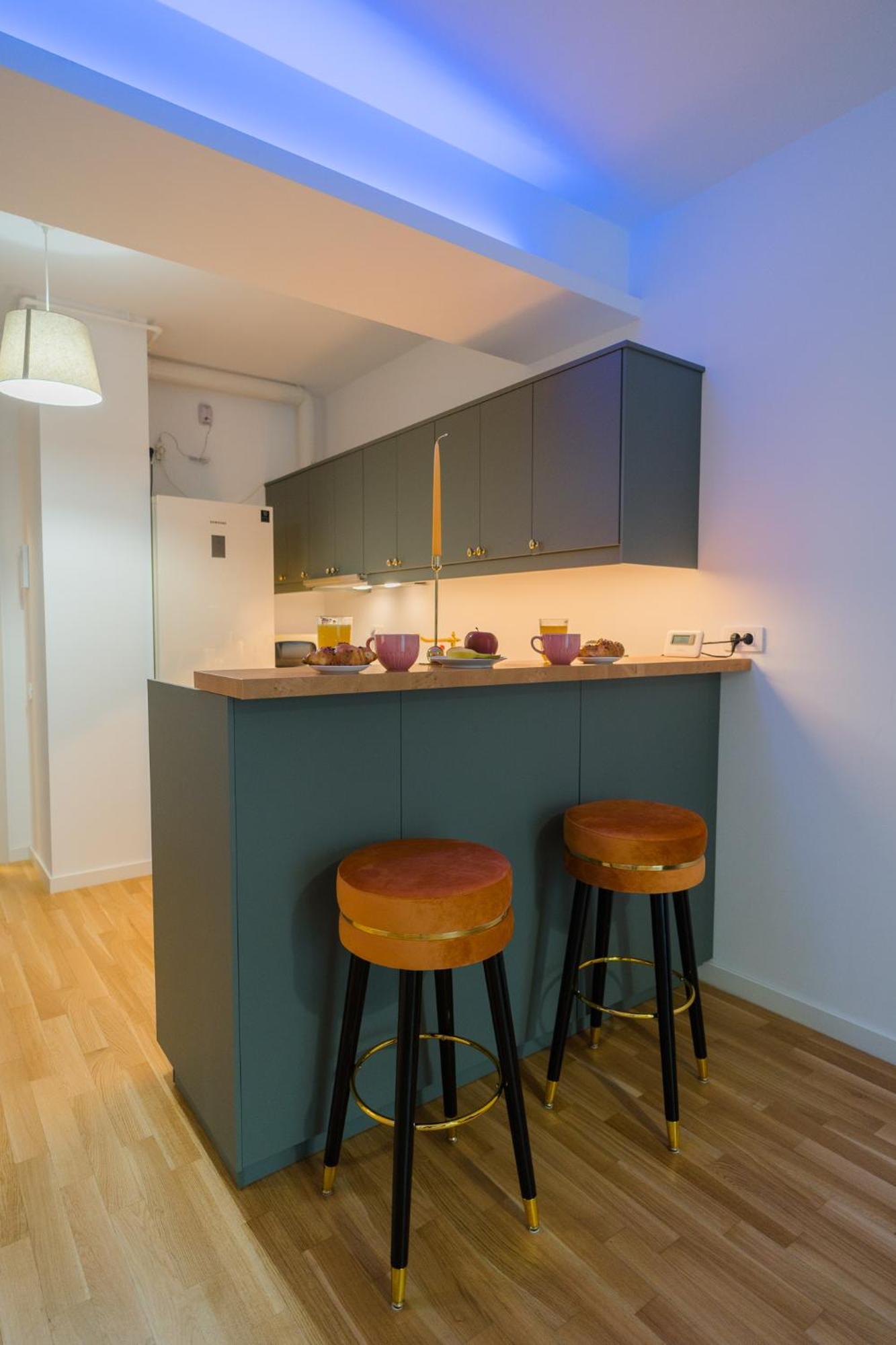בוקרשט Central Apartments With City View & Large Balcony מראה חיצוני תמונה