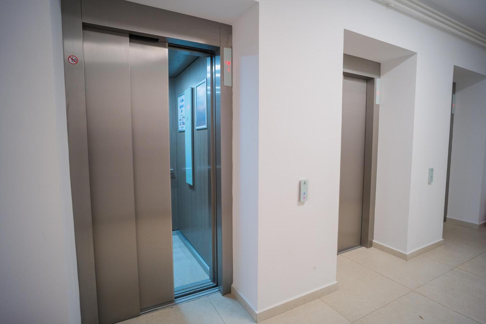 בוקרשט Central Apartments With City View & Large Balcony מראה חיצוני תמונה