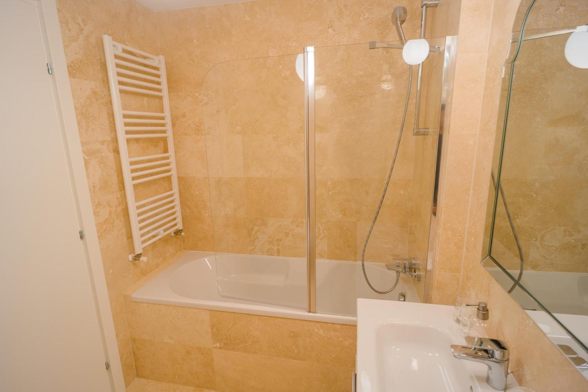 בוקרשט Central Apartments With City View & Large Balcony מראה חיצוני תמונה