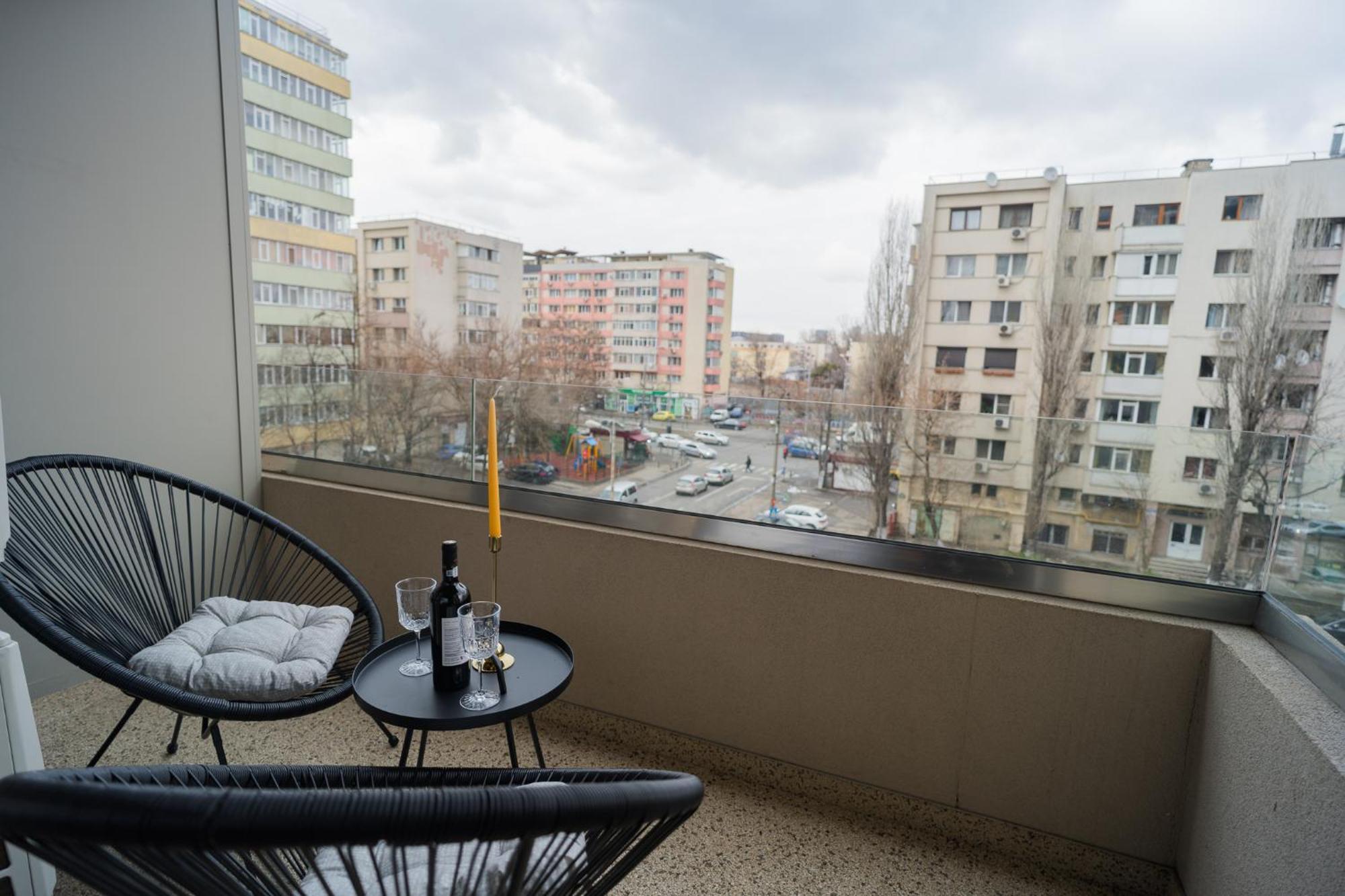 בוקרשט Central Apartments With City View & Large Balcony מראה חיצוני תמונה