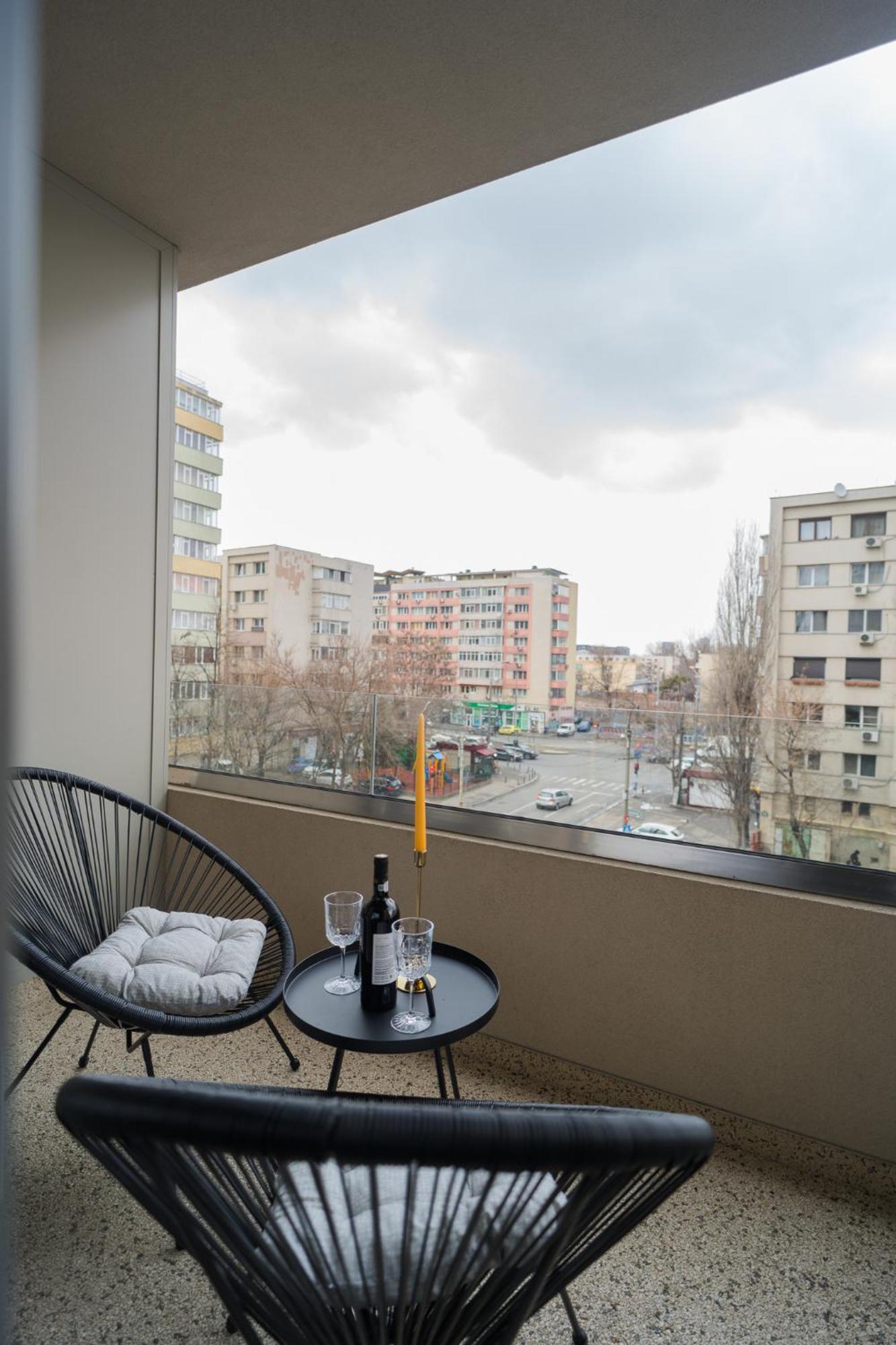 בוקרשט Central Apartments With City View & Large Balcony מראה חיצוני תמונה
