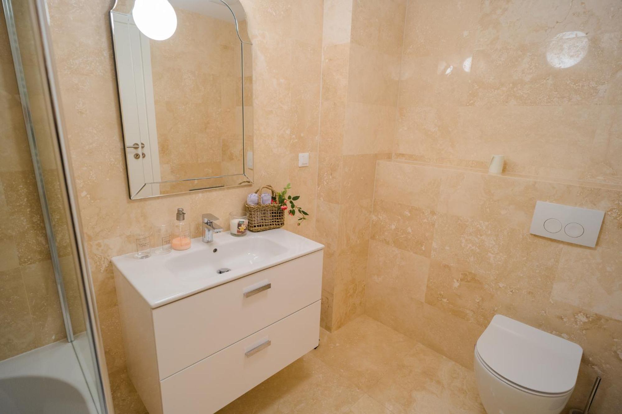 בוקרשט Central Apartments With City View & Large Balcony מראה חיצוני תמונה