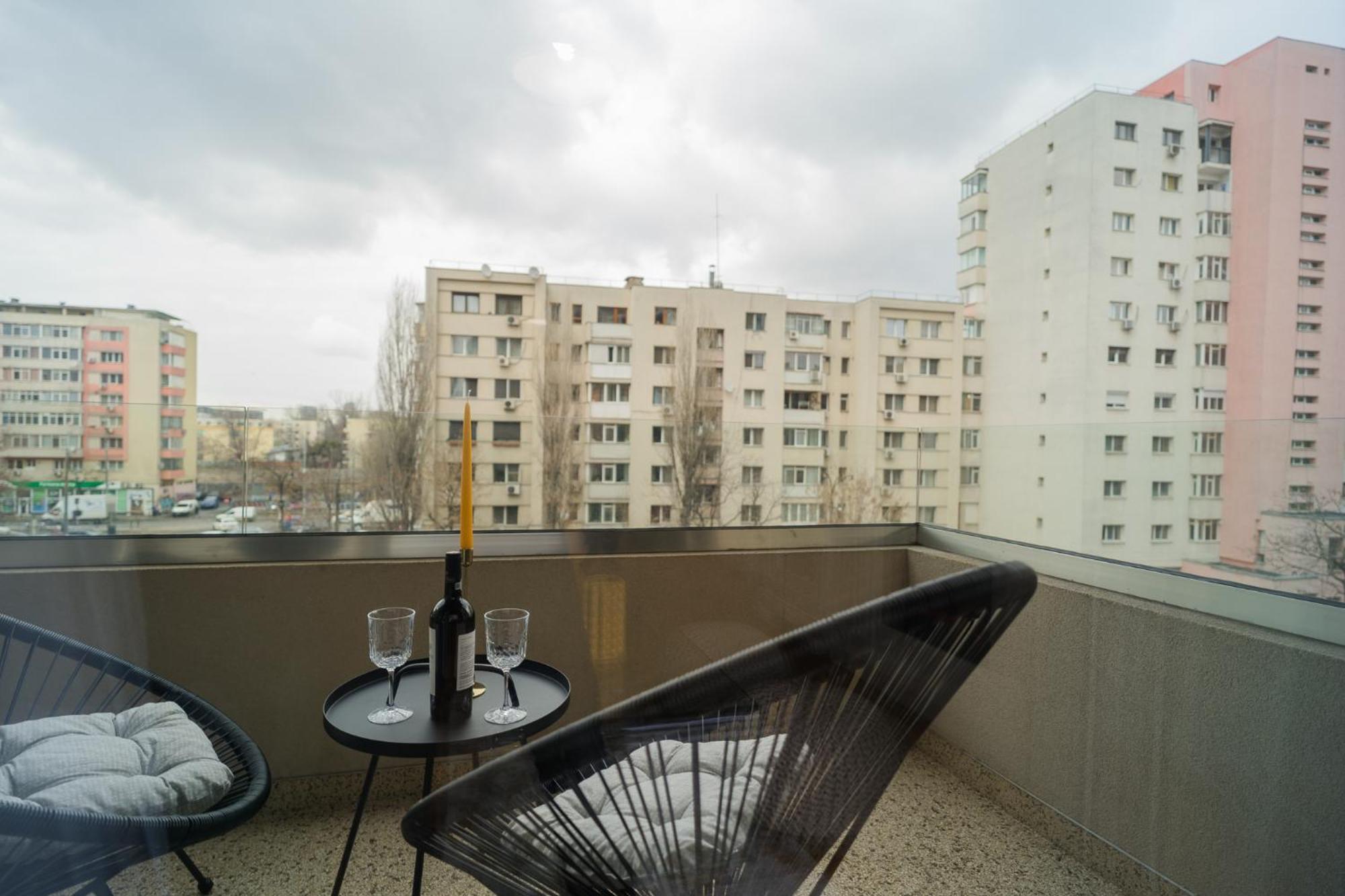 בוקרשט Central Apartments With City View & Large Balcony מראה חיצוני תמונה