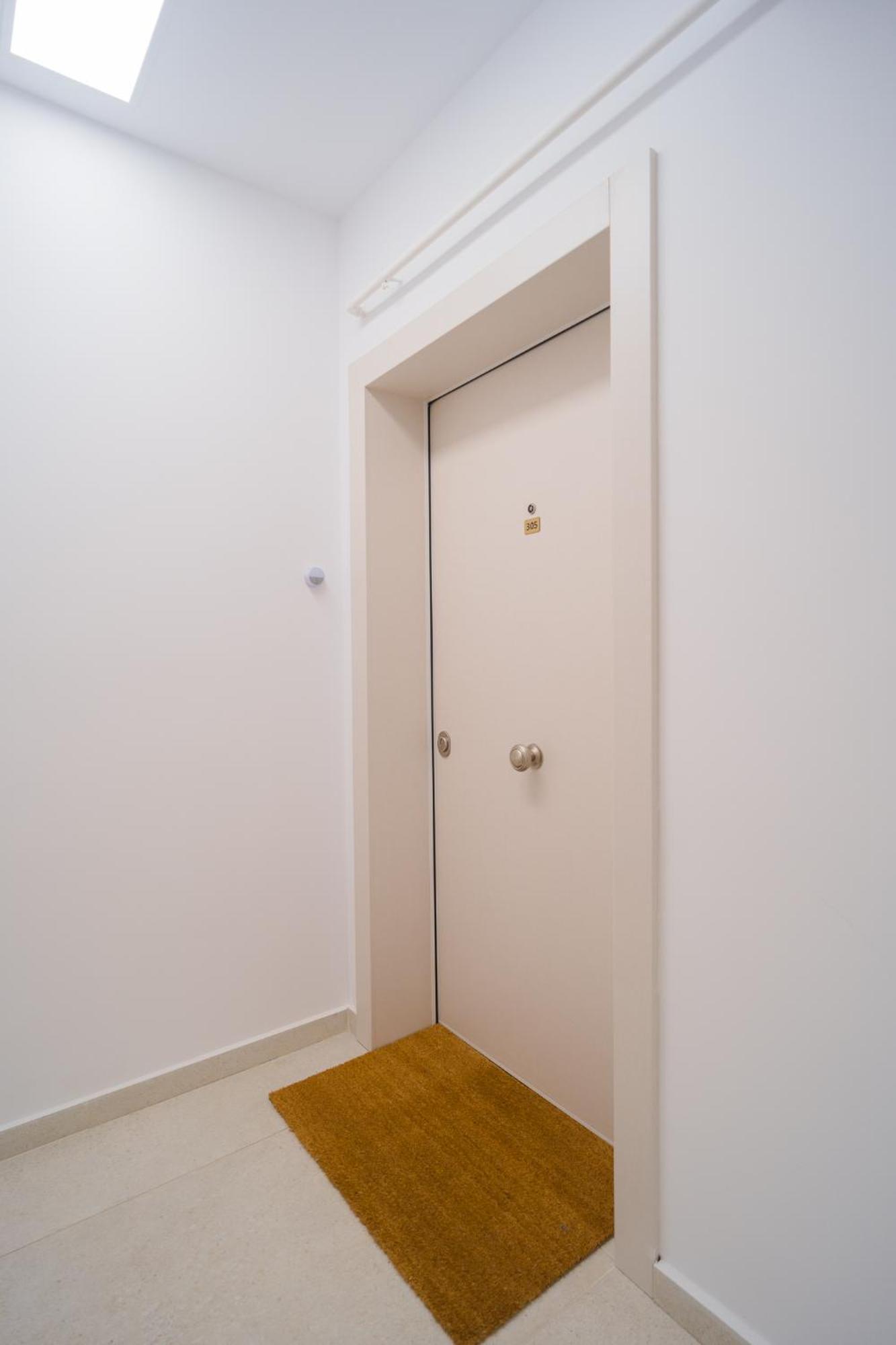 בוקרשט Central Apartments With City View & Large Balcony מראה חיצוני תמונה