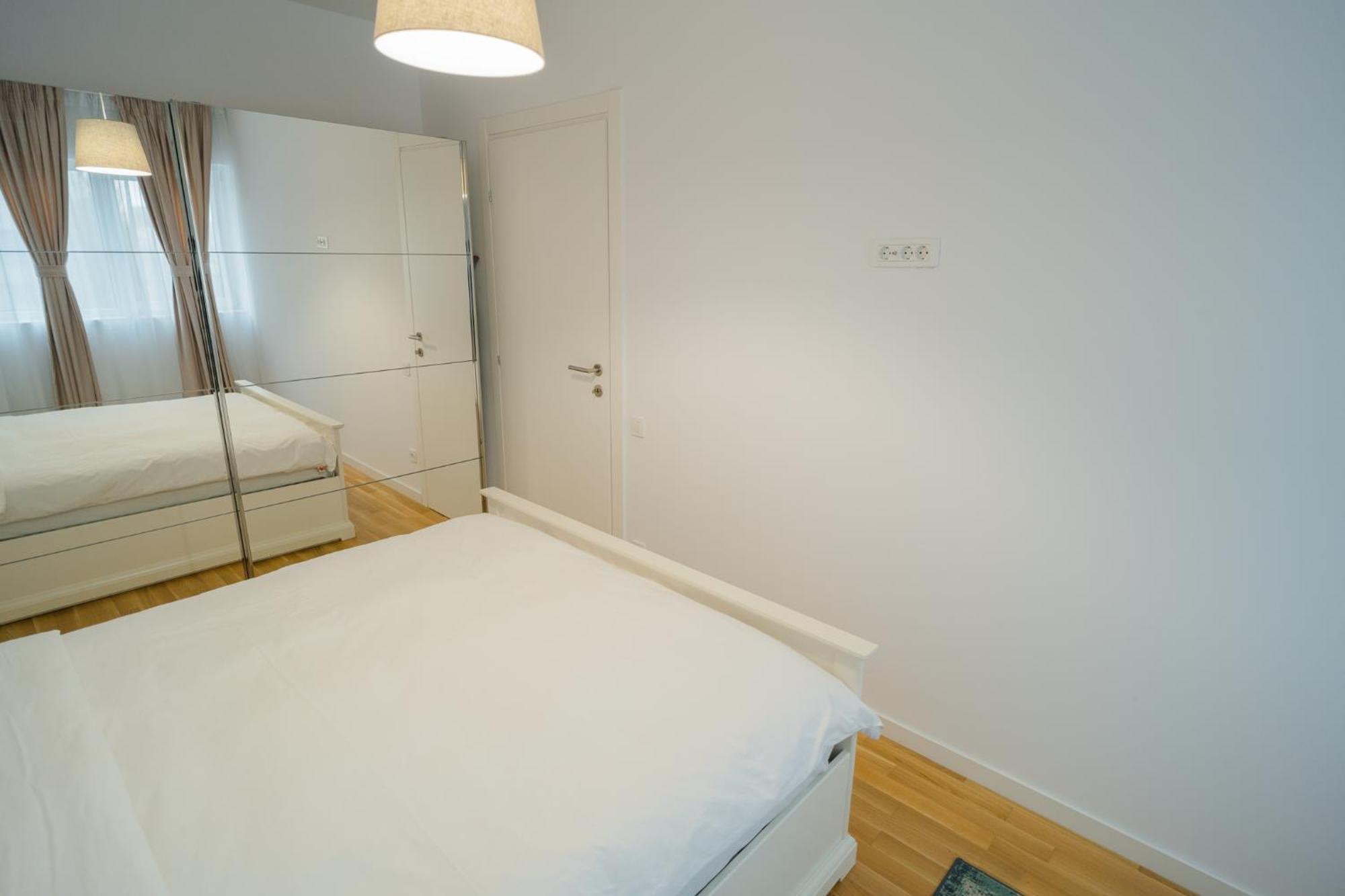 בוקרשט Central Apartments With City View & Large Balcony מראה חיצוני תמונה